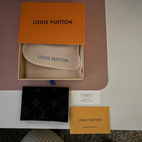 Louis Vuitton Card Holder - Picture 2 of 4